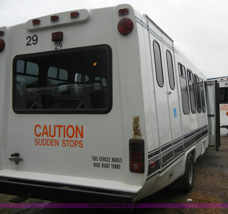image for item 2251 2003 Ford E450 Super Duty 22 passenger bus