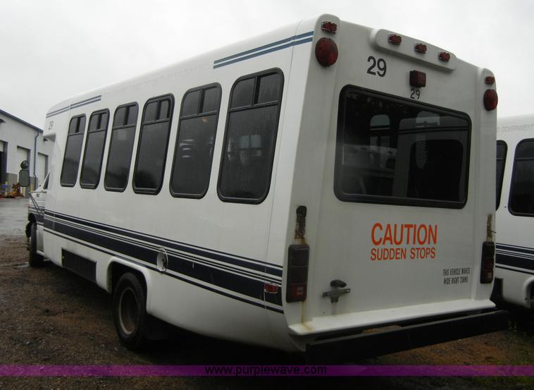 image for item 2251 2003 Ford E450 Super Duty 22 passenger bus