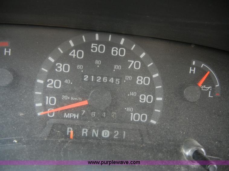 image for item 2251 2003 Ford E450 Super Duty 22 passenger bus