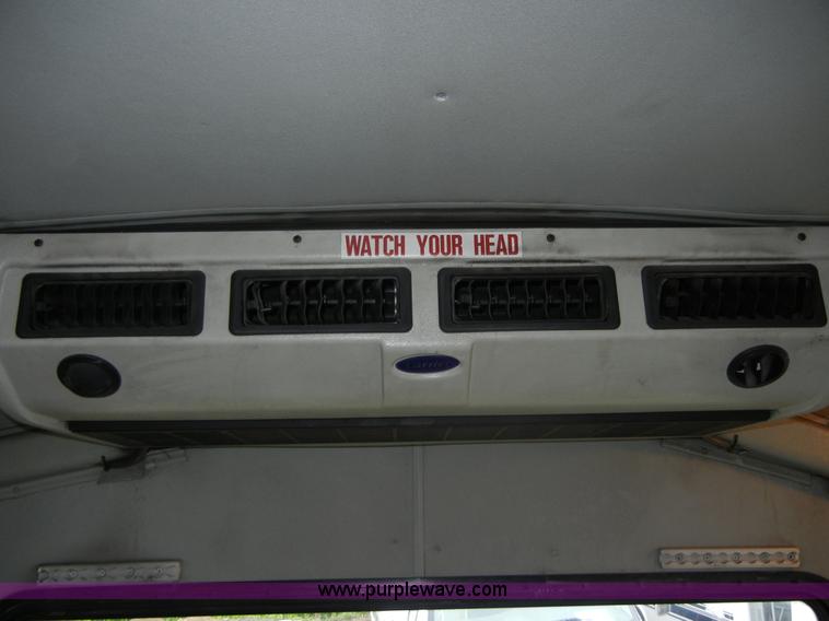 image for item 2251 2003 Ford E450 Super Duty 22 passenger bus