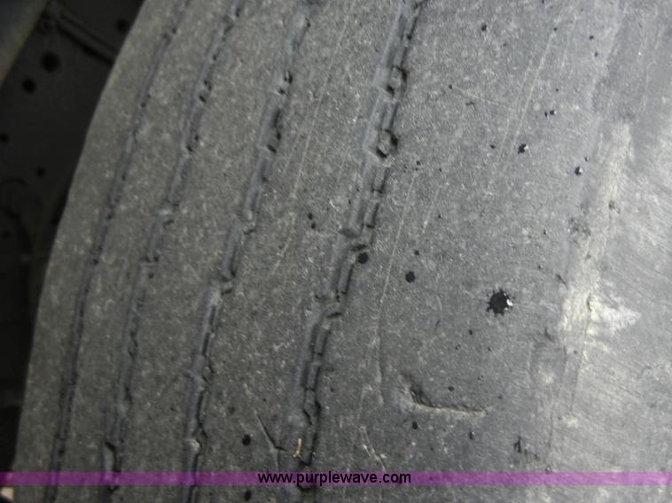 image for item 2253 2001 International 4900 single axle dump truck