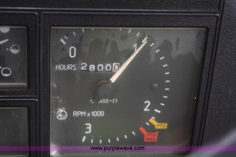 image for item 2260 1990 Case International 595 tractor