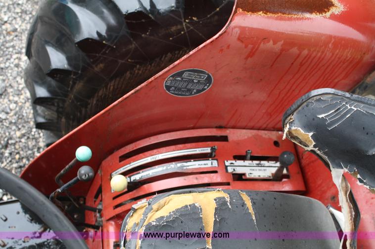 image for item 2260 1990 Case International 595 tractor