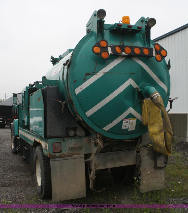 image for item 2266 1995 Ford LN8000 vac truck