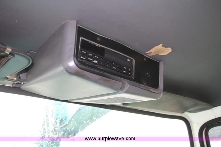 image for item 2266 1995 Ford LN8000 vac truck