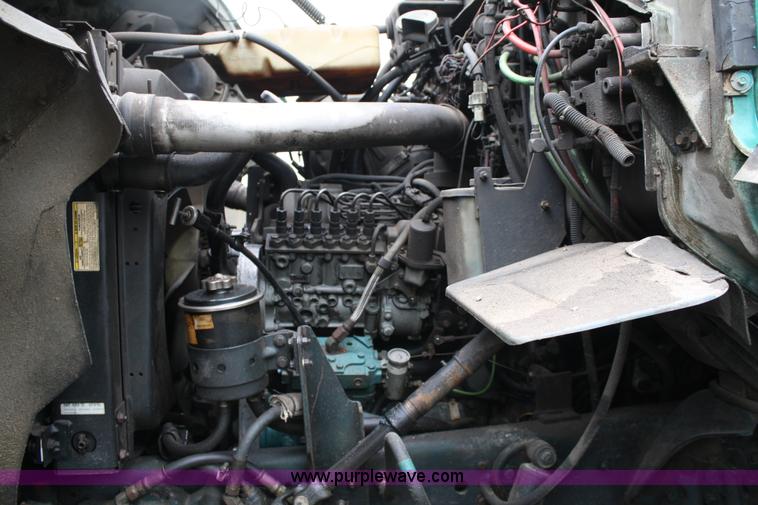 image for item 2266 1995 Ford LN8000 vac truck