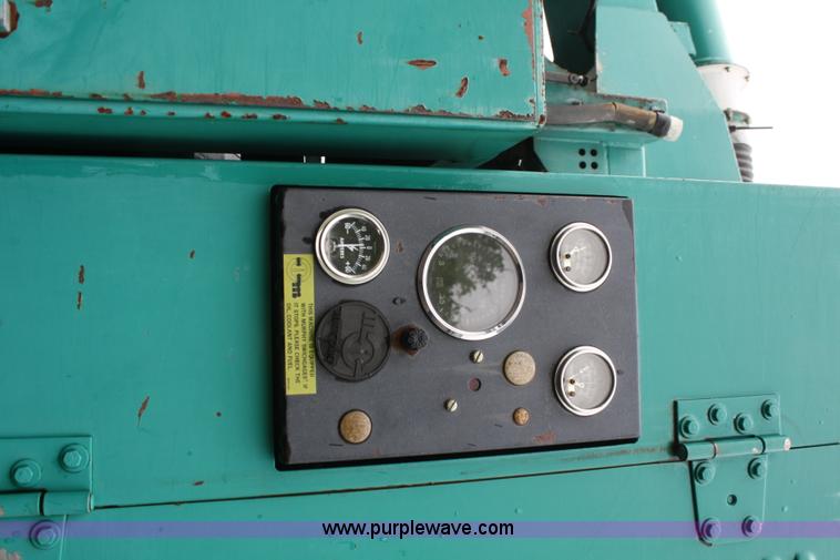 image for item 2266 1995 Ford LN8000 vac truck