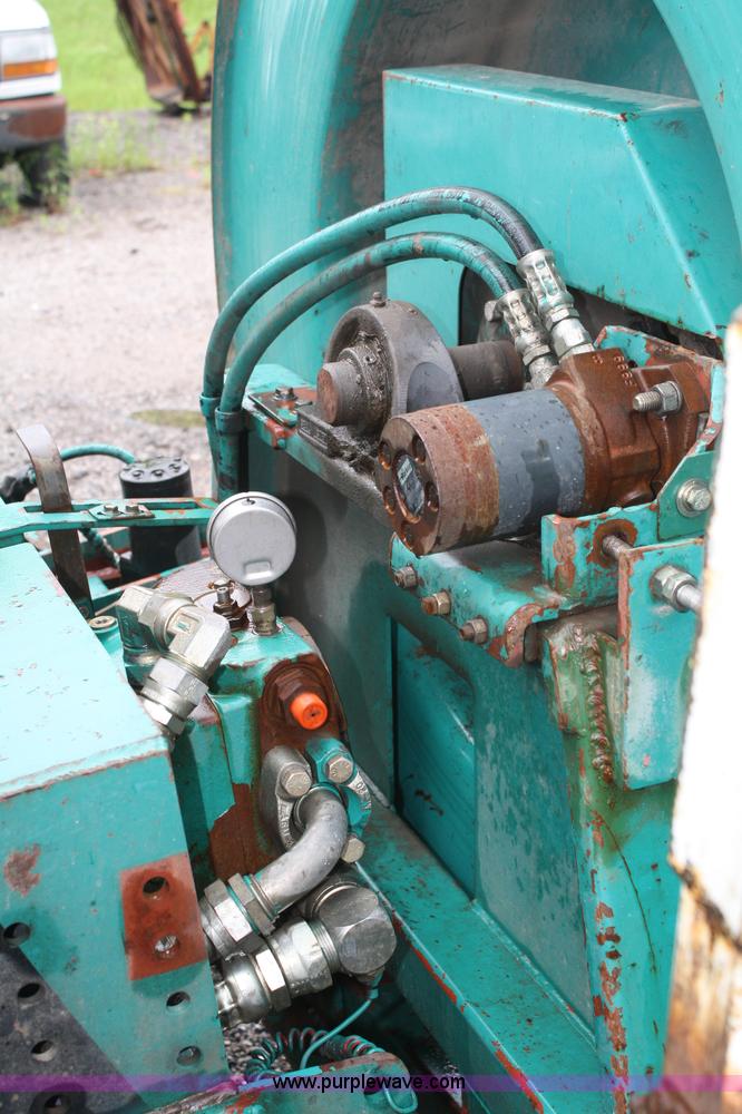 image for item 2266 1995 Ford LN8000 vac truck