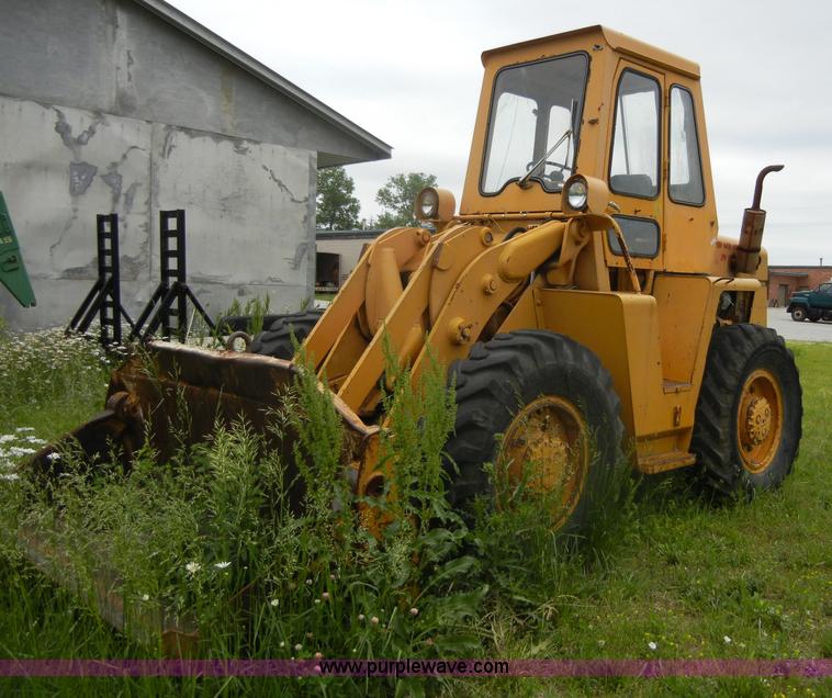 image for item 2300 1973 Massey-Ferguson MF33 wheel loader