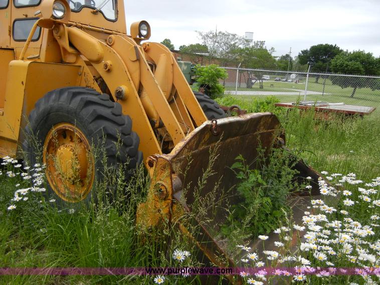 image for item 2300 1973 Massey-Ferguson MF33 wheel loader
