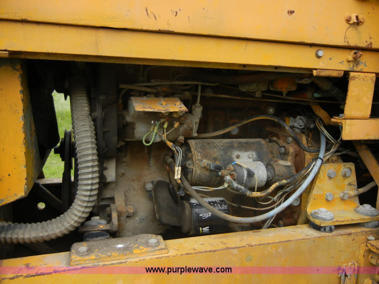 image for item 2300 1973 Massey-Ferguson MF33 wheel loader