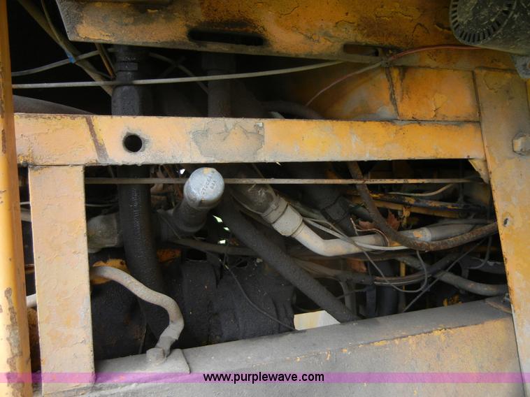 image for item 2300 1973 Massey-Ferguson MF33 wheel loader