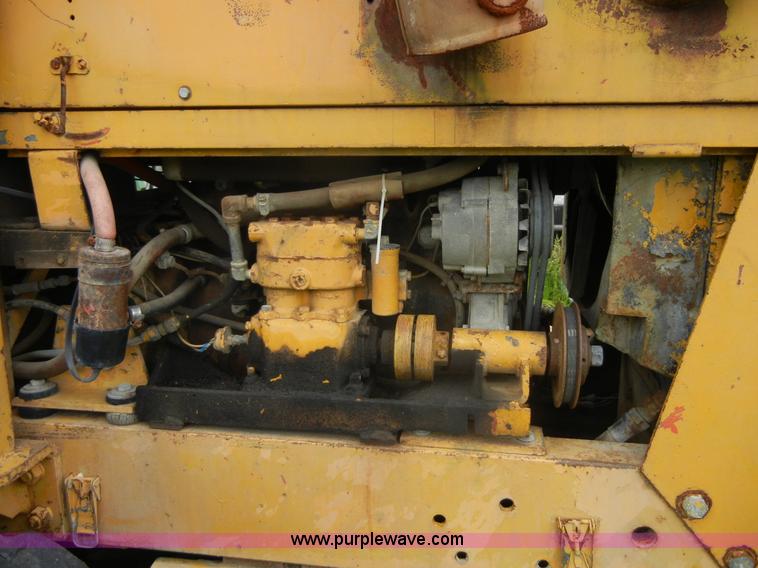 image for item 2300 1973 Massey-Ferguson MF33 wheel loader