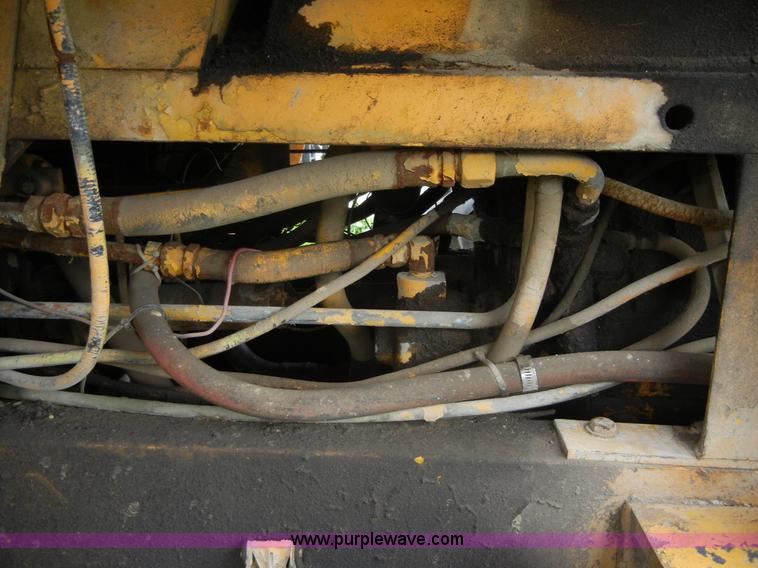 image for item 2300 1973 Massey-Ferguson MF33 wheel loader