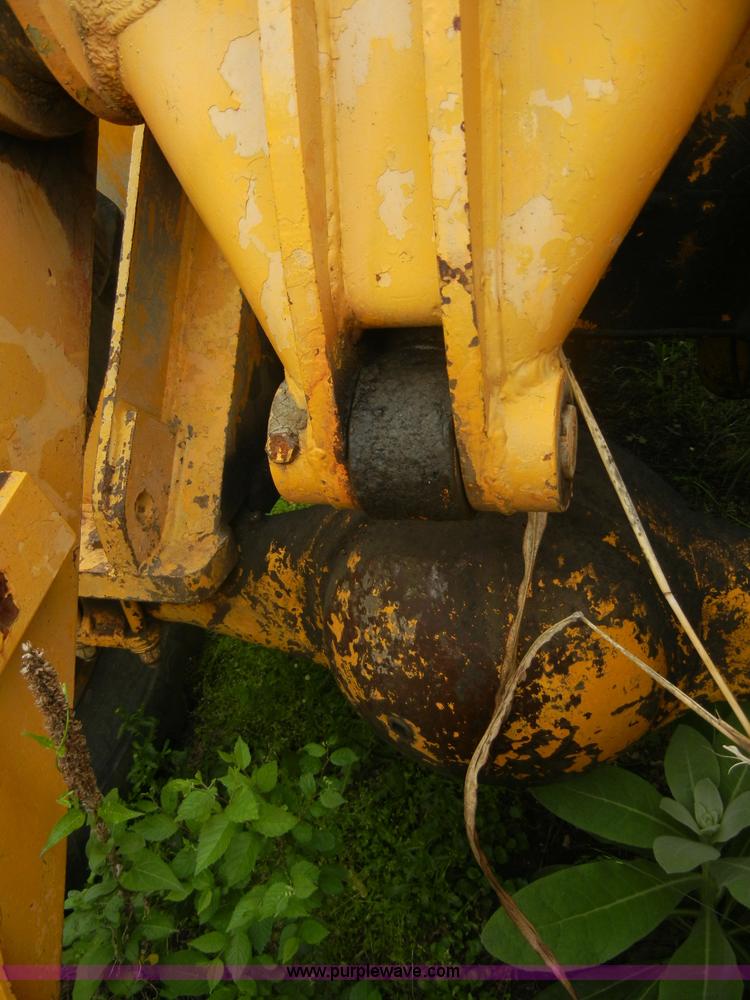 image for item 2300 1973 Massey-Ferguson MF33 wheel loader