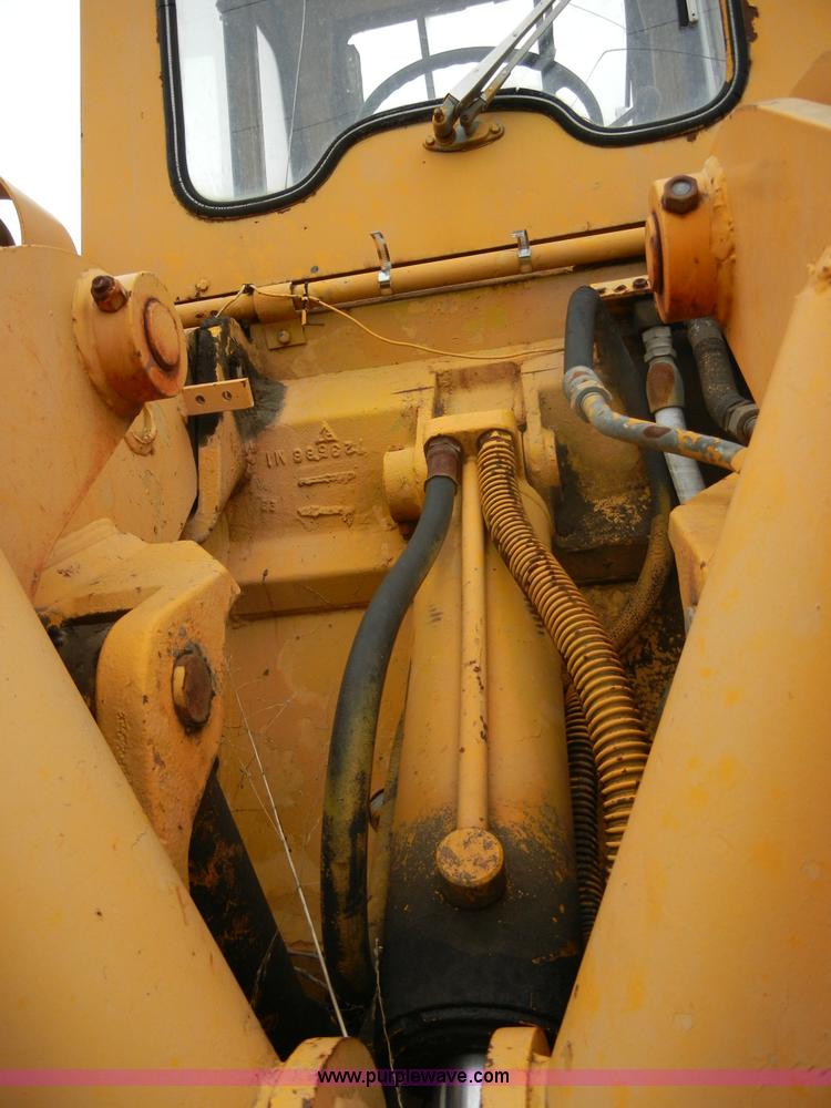 image for item 2300 1973 Massey-Ferguson MF33 wheel loader
