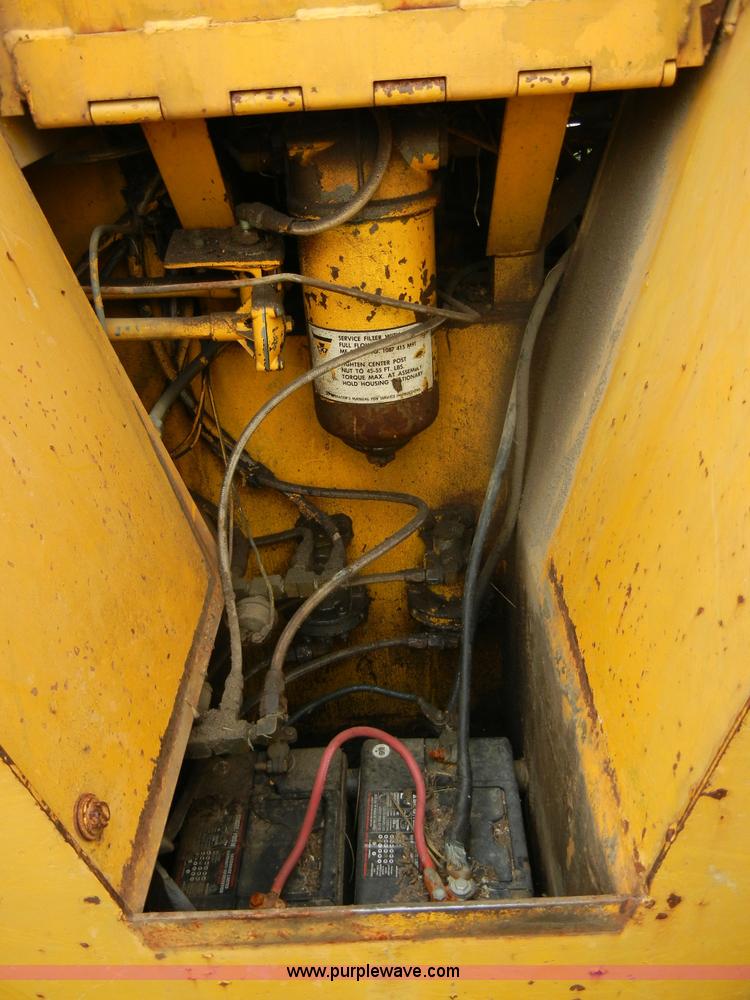 image for item 2300 1973 Massey-Ferguson MF33 wheel loader