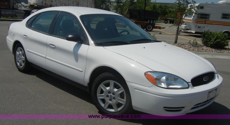 image for item 2398 2006 Ford Taurus SE