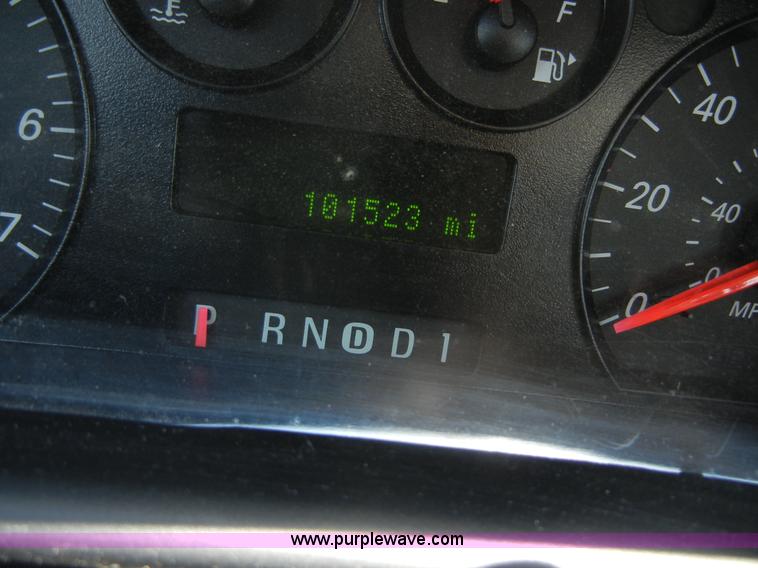 image for item 2398 2006 Ford Taurus SE