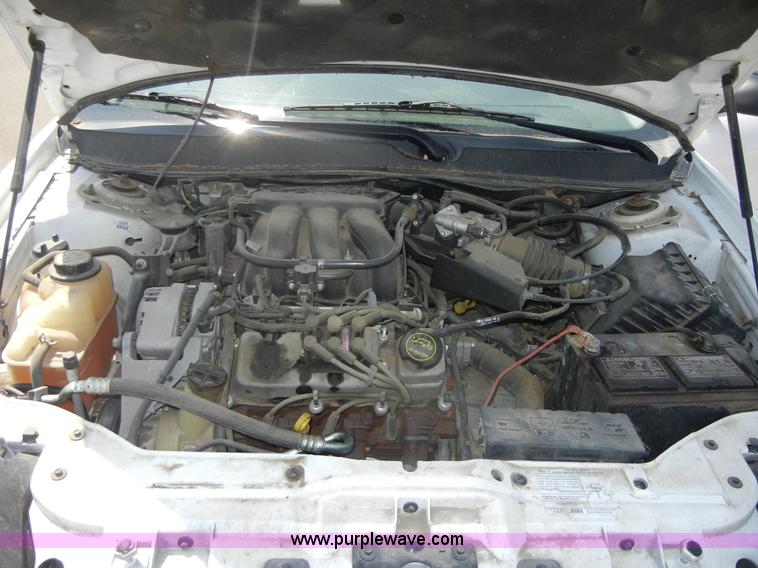 image for item 2398 2006 Ford Taurus SE