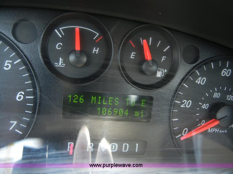 image for item 2399 2006 Ford Taurus SE