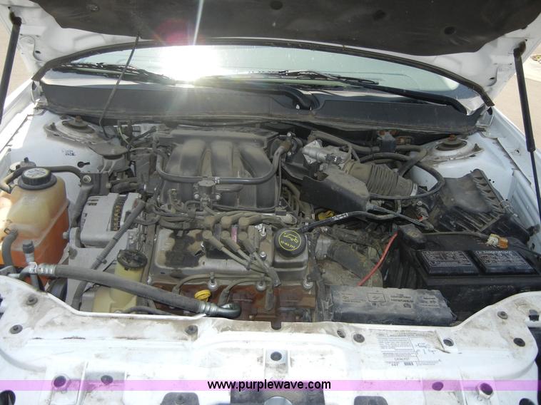 image for item 2399 2006 Ford Taurus SE