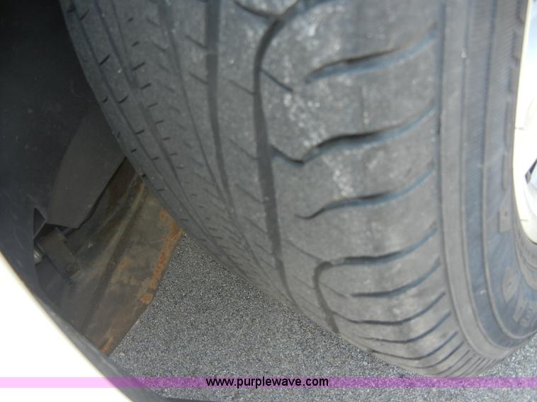 image for item 2399 2006 Ford Taurus SE