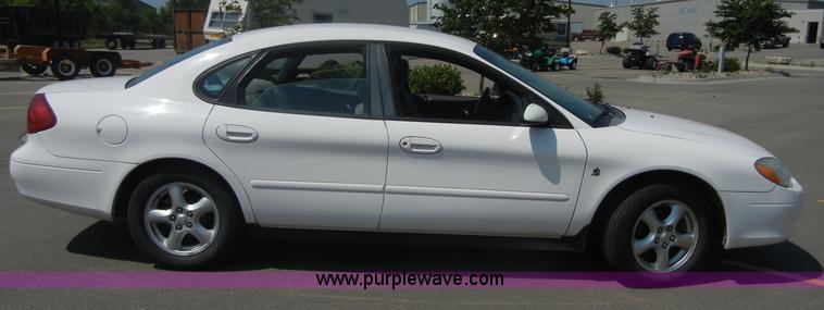 image for item 2400 2002 Ford Taurus SE