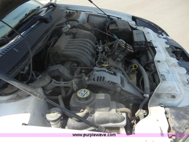 image for item 2400 2002 Ford Taurus SE
