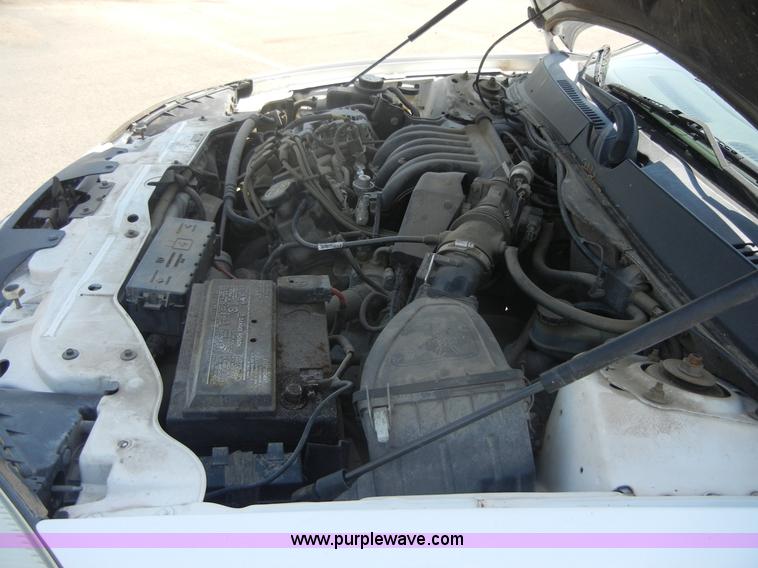 image for item 2400 2002 Ford Taurus SE