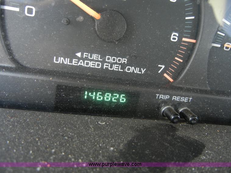 image for item 2403 1999 Plymouth Grand Voyager Expresso mini van