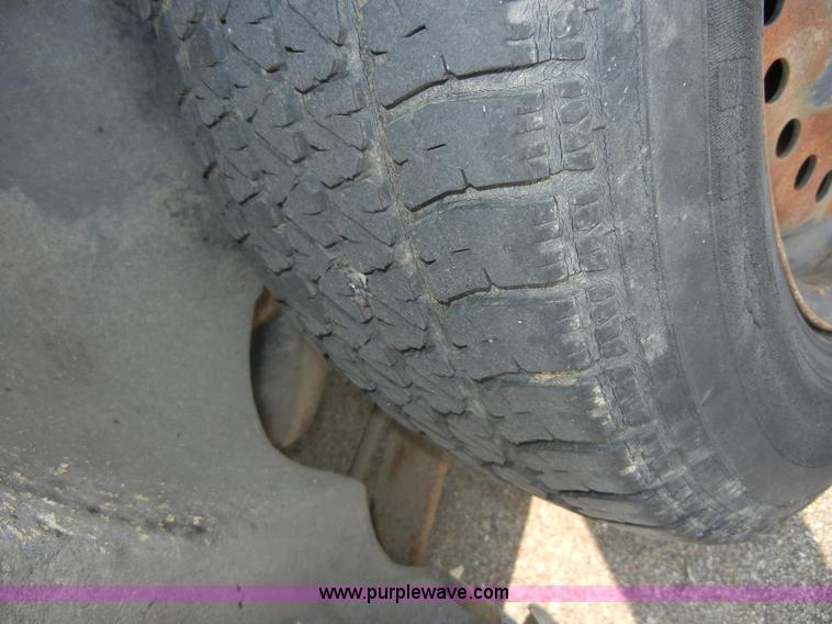 image for item 2403 1999 Plymouth Grand Voyager Expresso mini van