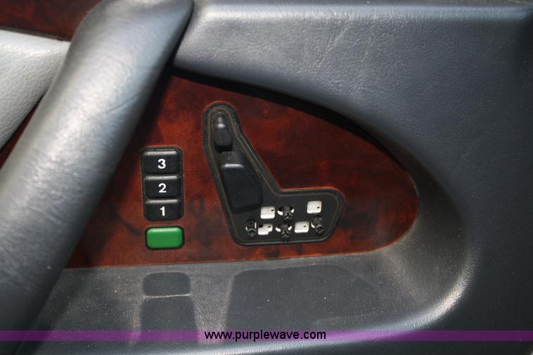 image for item 4650 1998 Mercedes Benz S500