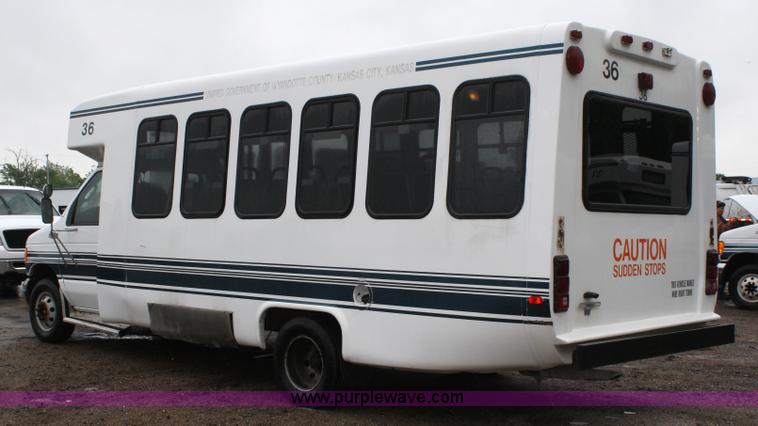 image for item 4651 2003 Ford E350 Super Duty transit bus