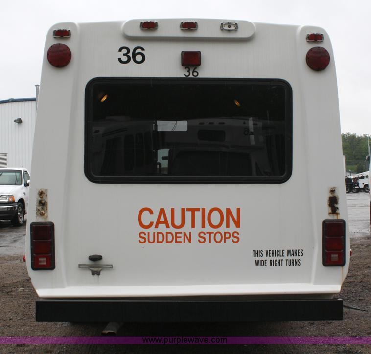 image for item 4651 2003 Ford E350 Super Duty transit bus