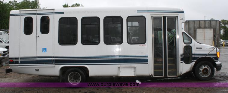 image for item 4651 2003 Ford E350 Super Duty transit bus