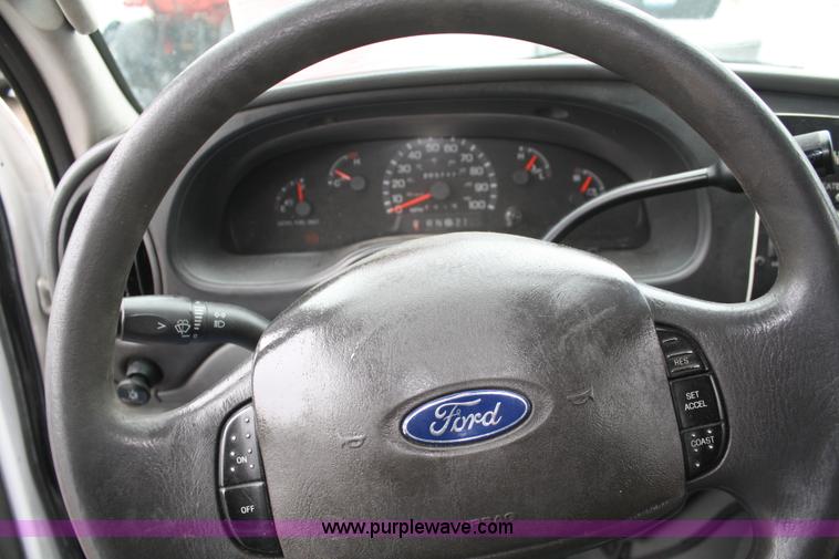 image for item 4651 2003 Ford E350 Super Duty transit bus