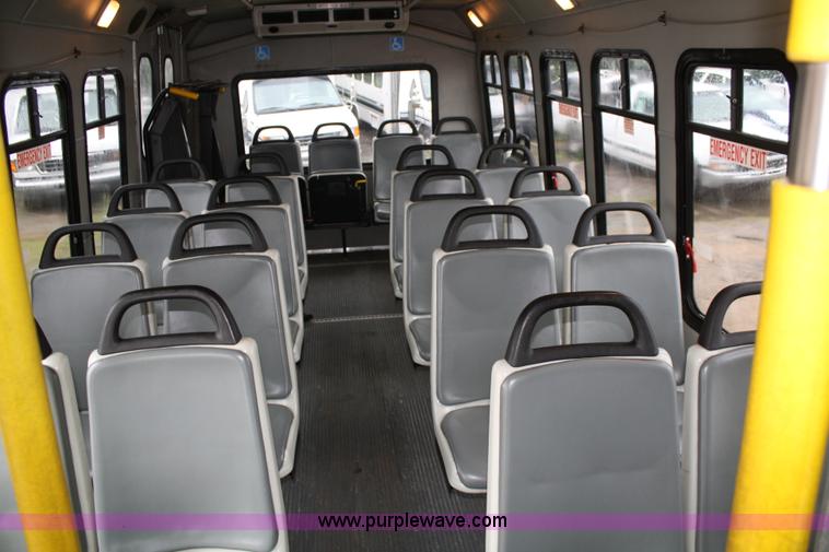 image for item 4651 2003 Ford E350 Super Duty transit bus