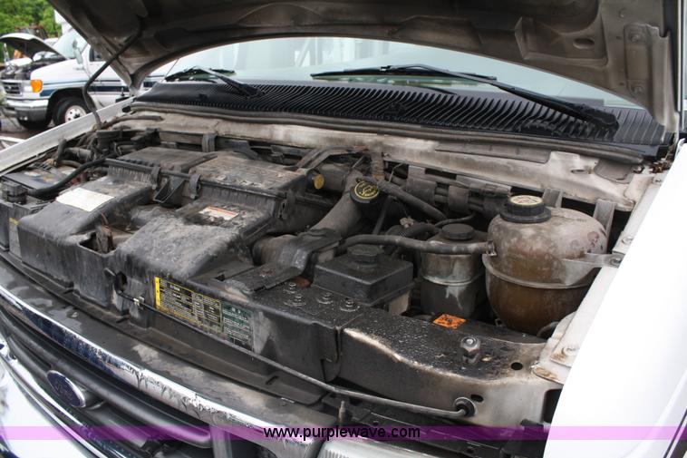 image for item 4651 2003 Ford E350 Super Duty transit bus