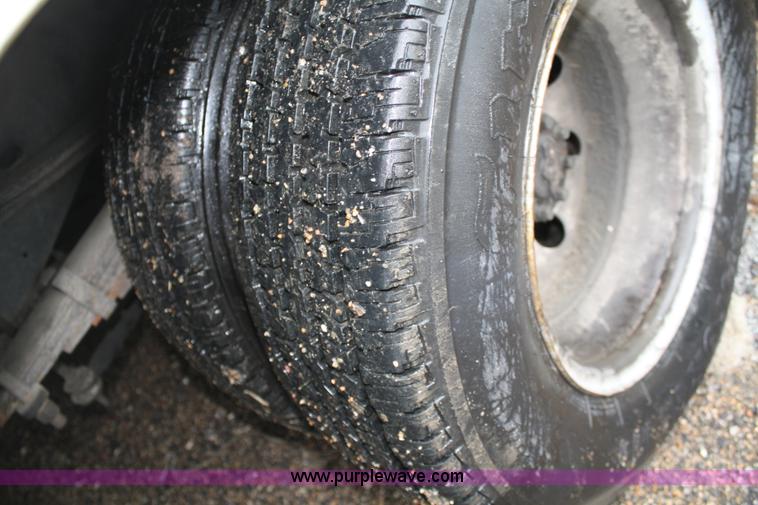 image for item 4651 2003 Ford E350 Super Duty transit bus