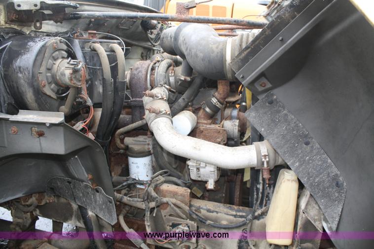 image for item 4653 1994 Ford F800 dump truck with sprayer