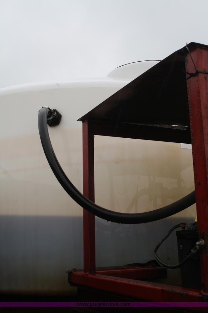 image for item 4653 1994 Ford F800 dump truck with sprayer