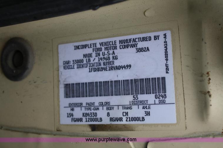 image for item 4653 1994 Ford F800 dump truck with sprayer