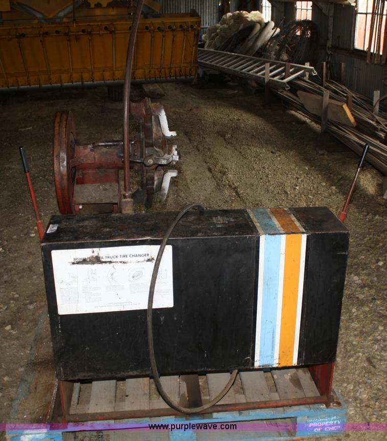 image for item 4657 Bishman 931-A truck tire machine