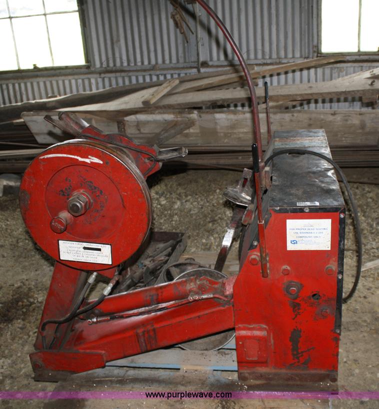 image for item 4657 Bishman 931-A truck tire machine