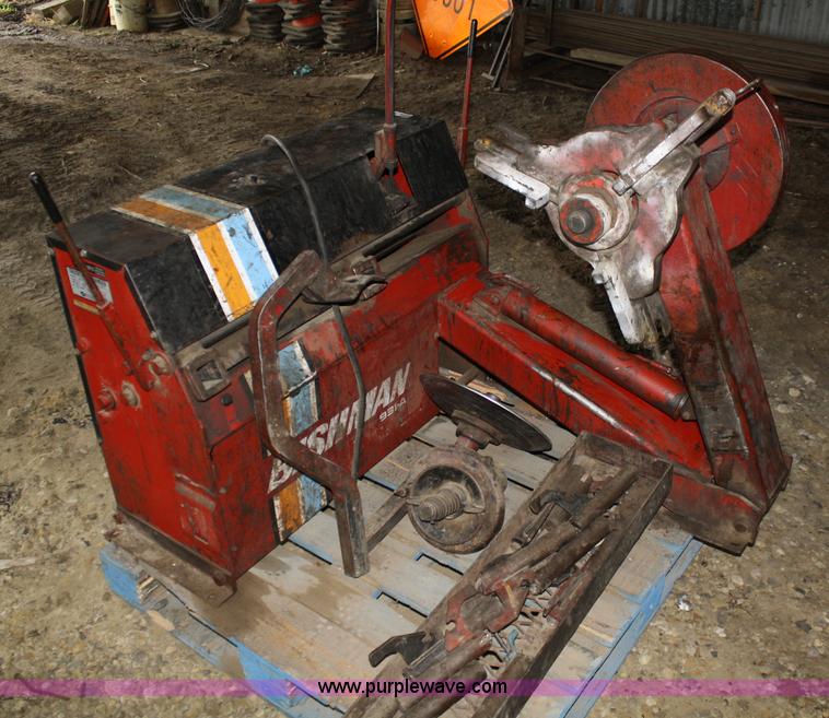 image for item 4657 Bishman 931-A truck tire machine