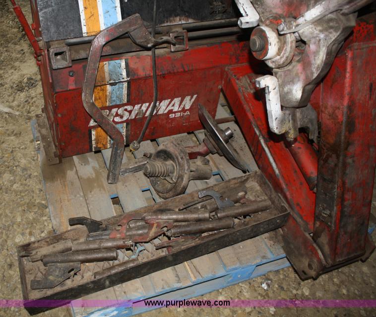 image for item 4657 Bishman 931-A truck tire machine