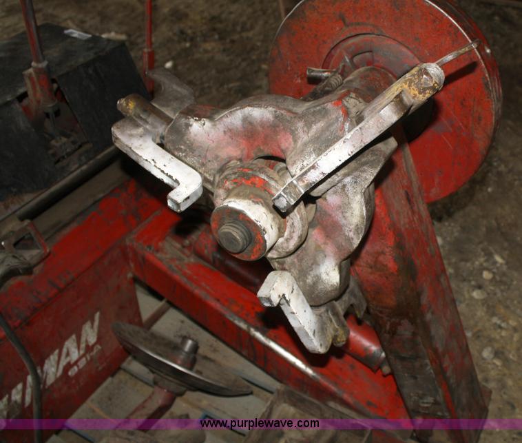 image for item 4657 Bishman 931-A truck tire machine