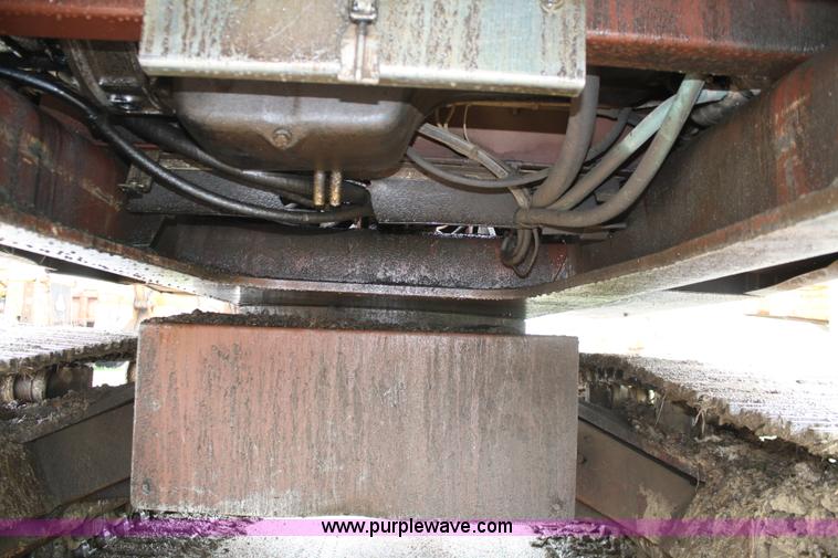 image for item 4658 Case 1088 hydraulic excavator