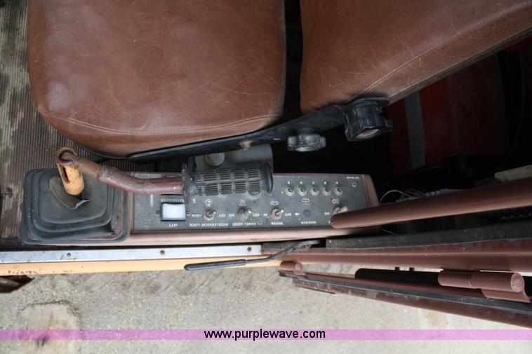 image for item 4660 Case 1085 Cruz air wheel excavator